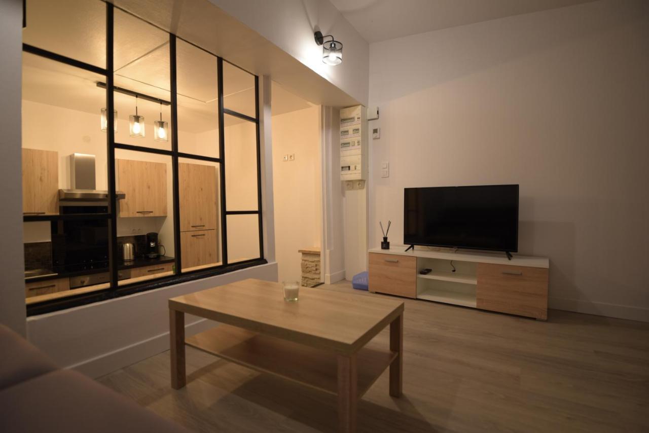Cosy Appartement Hyper Centre Ville Avec Cour + Patio Auxerre Exterior photo