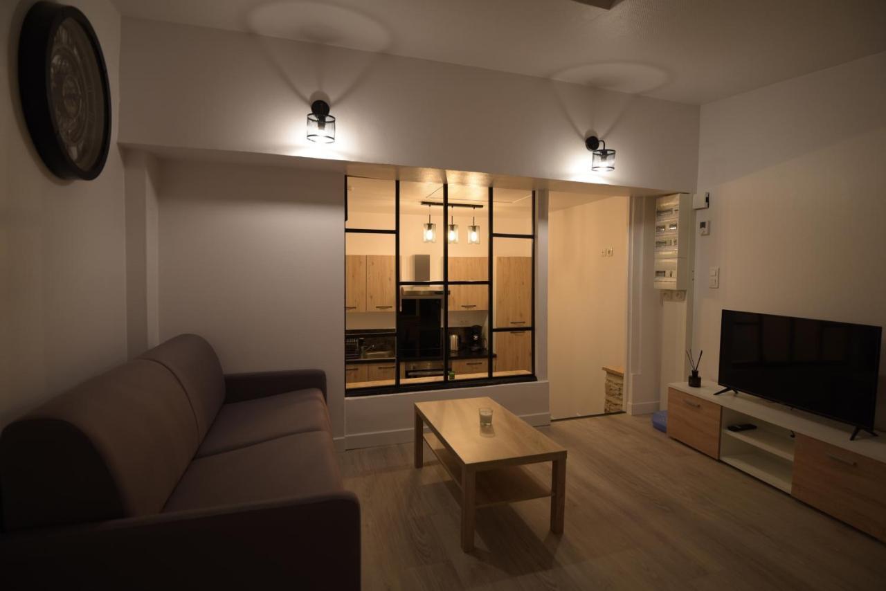 Cosy Appartement Hyper Centre Ville Avec Cour + Patio Auxerre Exterior photo