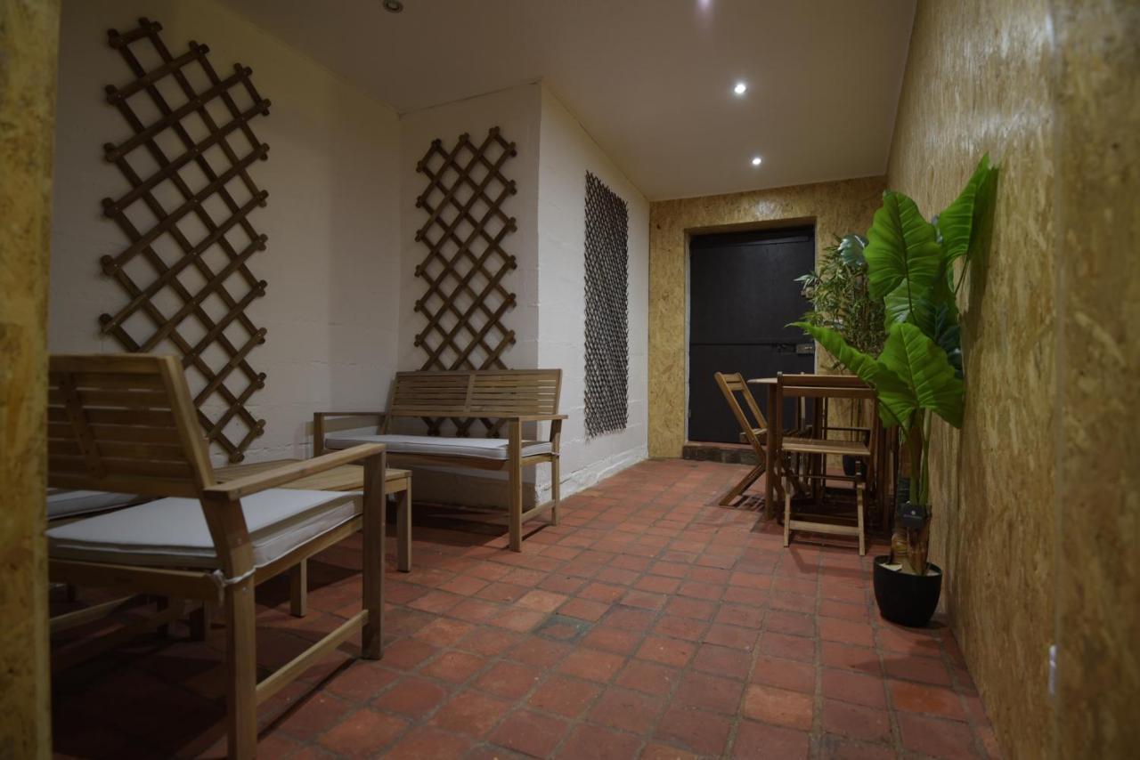 Cosy Appartement Hyper Centre Ville Avec Cour + Patio Auxerre Exterior photo