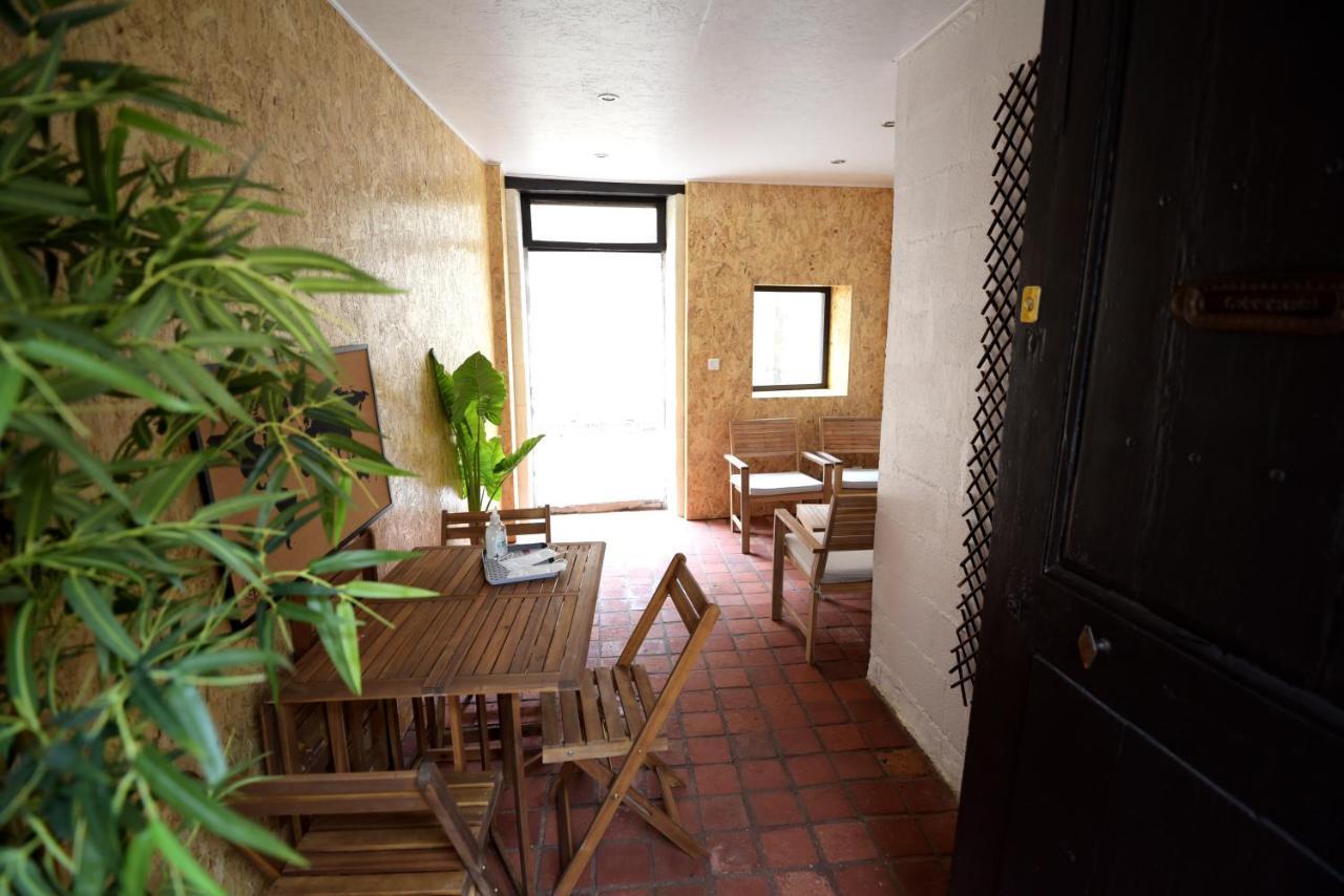 Cosy Appartement Hyper Centre Ville Avec Cour + Patio Auxerre Exterior photo